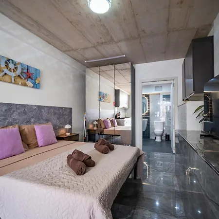 Seafront, Lovely Modern Studio. Apartament St. Julian's