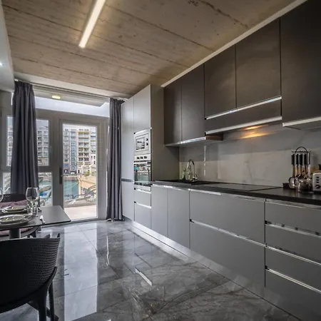 Apartament Seafront, Lovely Modern Studio. St. Julian's