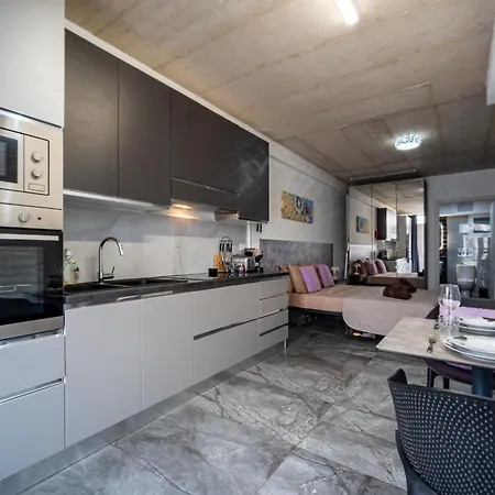Apartament Seafront, Lovely Modern Studio.