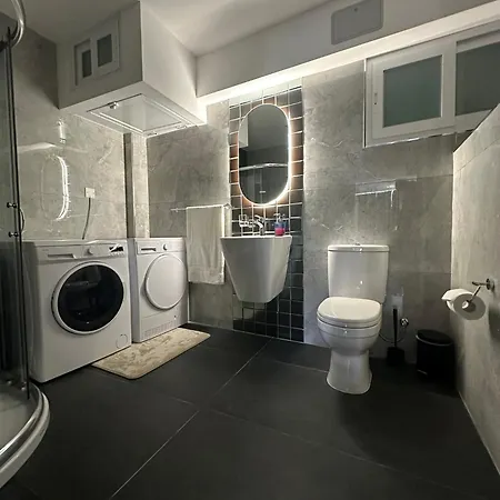 Apartment Seafront, Lovely Modern Studio. *