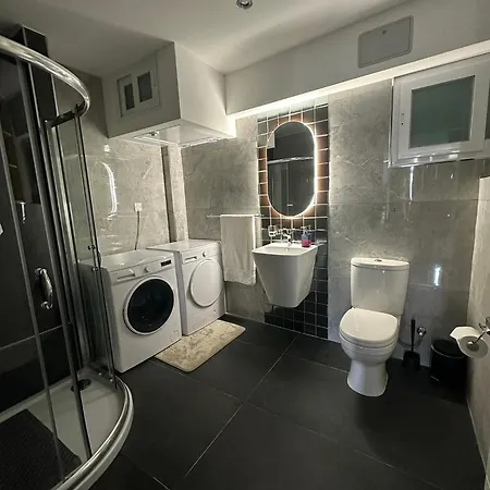 Seafront, Lovely Modern Studio. St. Julian's