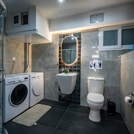 Apartment Seafront, Lovely Modern Studio. Saint Julian's